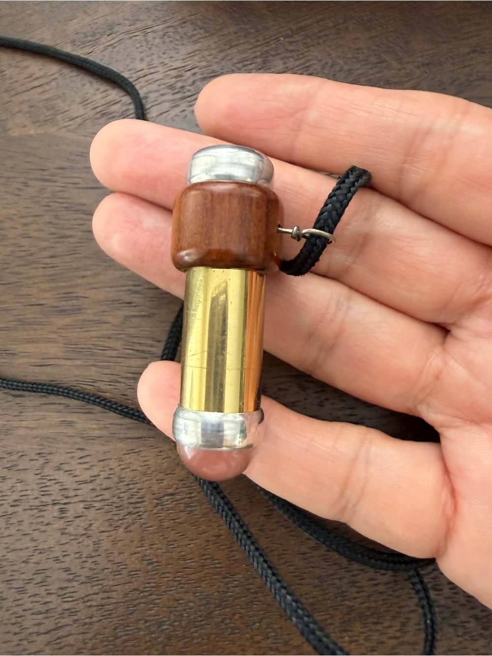 Vintage wood and brass mini kaleidoscope pendant necklace - Picture 5 of 6